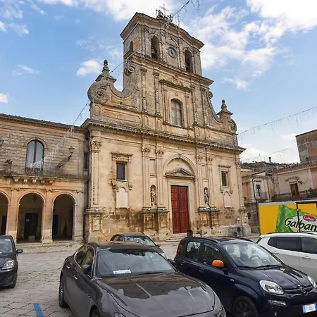 1 Bedroom Lovely In Apartament *